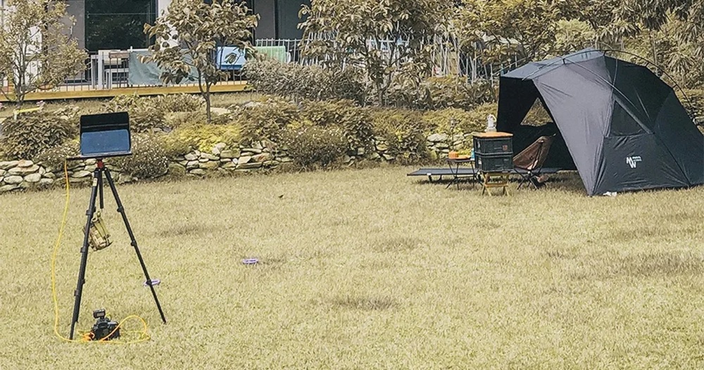 잘 팔리는 상세페이지 촬영을 위해 고민하는 사람 '포토그래퍼'